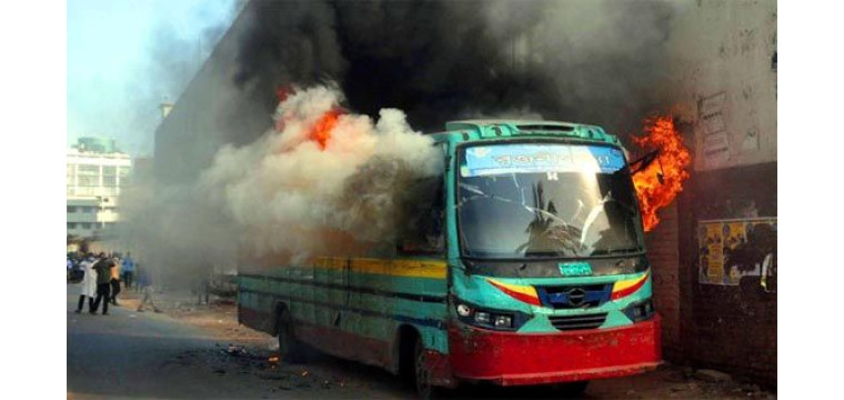 ১২ঘণ্টায় চার বাসে আগুন 