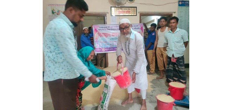 গোমস্তাপুর উপজেলার ০৪নং পার্বতীপুর ইউনিয়ন পরিষদে বিনামূল্যে খাদ্য শস্য  বিতরণ
