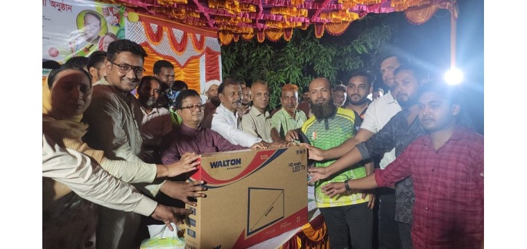 শিবগঞ্জে মন্টু ডাক্তার স্মৃতি ক্রিকেট টুর্নামেন্টের ফাইনাল