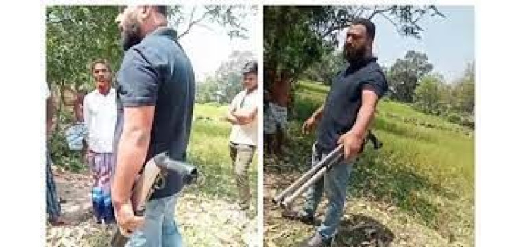 শটগান নিয়ে প্রকাশ্যে স্বেচ্ছাসেবক লীগ নেতার হুংকার    