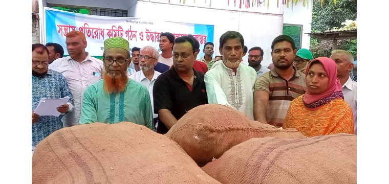শিবগঞ্জে সন্ত্রাস প্রতিরোধ কমিটি গঠন-লুষ্ঠিত মালামাল হস্তান্তর