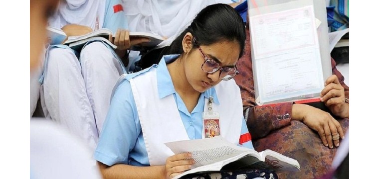 শিক্ষার্থীদের দাবিতে এইচএসসির বাকি পরীক্ষা বাতিল