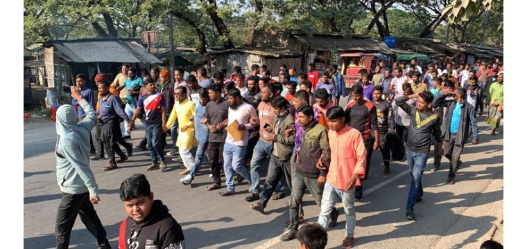 রাজশাহীতে অটোরিকশা চালকদের মহাসড়ক অবরোধ