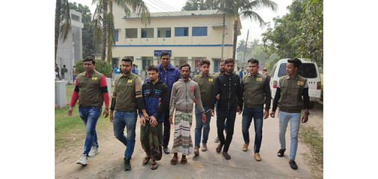 চুরির সময় দেখে ফেলায় মা-ছেলেকে হত্যা, তিনজন গ্রেপ্তার