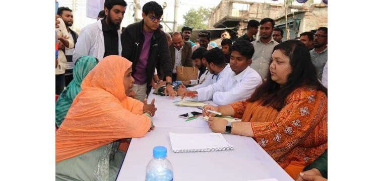 মাসব্যাপী ফ্রী মেডিকেল ক্যাম্পের উদ্বোধন করলেন ডা. অর্ণা জামান  