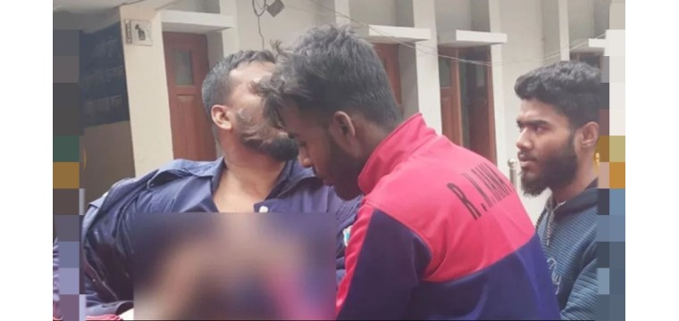 রাজশাহীতে থানার সামনে প্রকাশ্যে পুলিশ কনস্টেবলকে ছুরিকাঘাত
