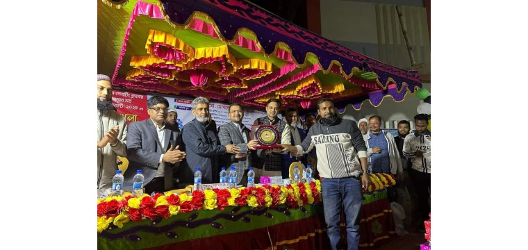 চাঁপাইনবাবগঞ্জে নাইট মিনি ক্রিকেট টুর্নামেন্টের ফাইনাল ও পুরস্কার বিতরণী অনুষ্ঠিত 