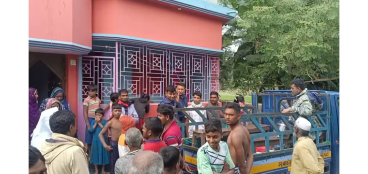 শিবগঞ্জে বিজয় মিছিল থেকে স্বতন্ত্র প্রার্থীর সমর্থকদের বাড়িতে হামলা ভাঙচুরের অভিযোগ।