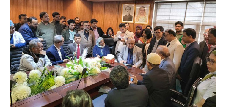 মন্ত্রীর দায়িত্ব নিয়ে পুরোনো কর্মস্থলে স্বাস্থ্যমন্ত্রী