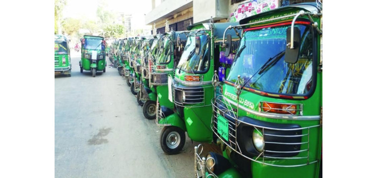 সিএন‌জি চালক‌কে অর্ধনগ্ন করা এসআই প্রত্যাহার