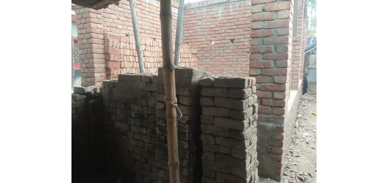 শিবগঞ্জে সরকারি জমিতে অবৈধ মার্কেট নির্মাণের অভিযোগ