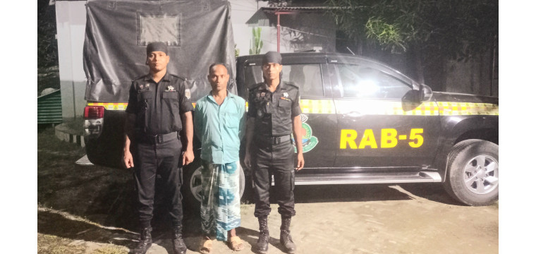 চাঁপাইনবাবগঞ্জে ২ কেজি ৮৪০ গ্রাম হেরোইন উদ্ধার আটক- ১