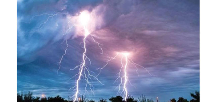 চাঁপাইনবাবগঞ্জে পৃথক স্থানে বজ্রপাতে ৩ জনের মৃত্যু