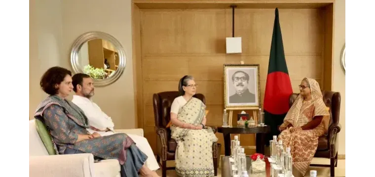 গান্ধী পরিবারের সঙ্গে শেখ হাসিনার সাক্ষাৎ