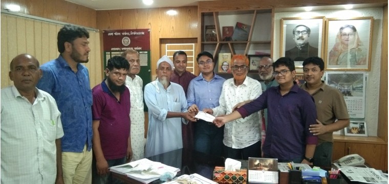 চাঁপাইনবাবগঞ্জের নাচোলে মসজিদ উন্নয়ন কাজের চেক প্রদান