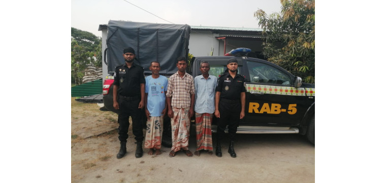 মদ প্রস্ততকালে ১২০৫ লিটার চোলাই মদ উদ্ধার আটক-৩ 