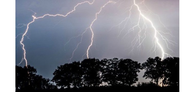 চাঁপাইনবাবগঞ্জে বজ্রপাতে পৃথকস্থানে ২ জনের মৃত্যু 