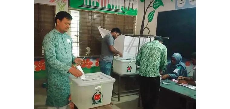 চাঁপাইনবাবগঞ্জের শিবগঞ্জে শান্তিপূর্ণ ভোটগ্রহণ সম্পূর্ণ চলছে গণনা