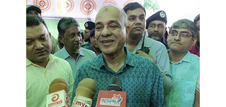সারাদেশে শান্তিপূর্ণভাবে চলছে পূজা উদযাপন: স্বরাষ্ট্র উপদেষ্টা