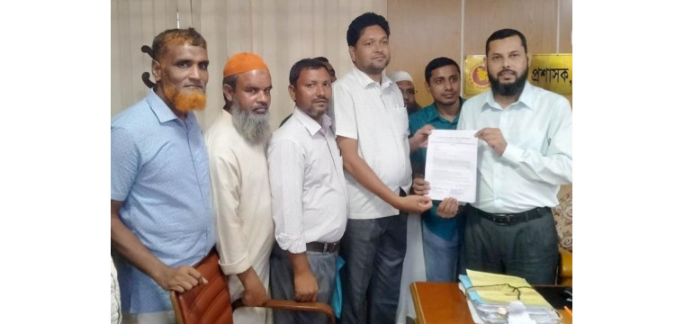 চাঁপাইনবাবগঞ্জে নন-এমপিও শিক্ষা প্রতিষ্ঠান এমপিওভুক্তির দাবিতে স্মারকিলিপি প্রদান