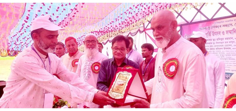 নানা আয়োজনের মধ্যে দিয়ে গোমস্তাপুরের মৃধাপাড়া উচ্চ বিদ্যালয়ের ৩০ পূর্তি উৎসব পালন