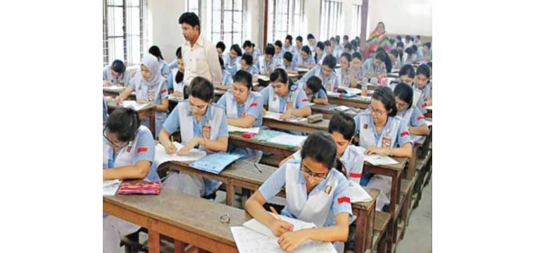 গোমস্তাপুরে এসএসসি ও সমমানের পরীক্ষার ১ম দিনে অনুপস্থিত ৩৮ জন
