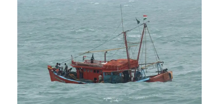 বঙ্গোপসাগরে ট্রলারসহ ১৪ ভারতীয় জেলে আটক