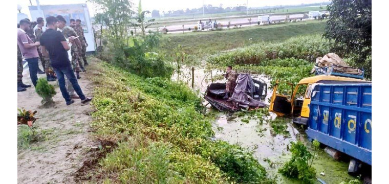 রাজশাহীতে সেনাবাহিনীর টহল গাড়িতে ট্রাকের ধাক্কা, ৮ সেনাসদস্য আহত