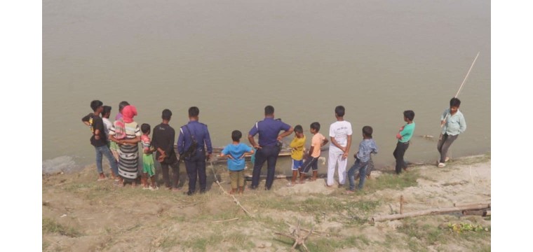 ভোলাহাটে মহানন্দা নদী থেকে অজ্ঞাত ব্যক্তির মরদেহ উদ্ধার