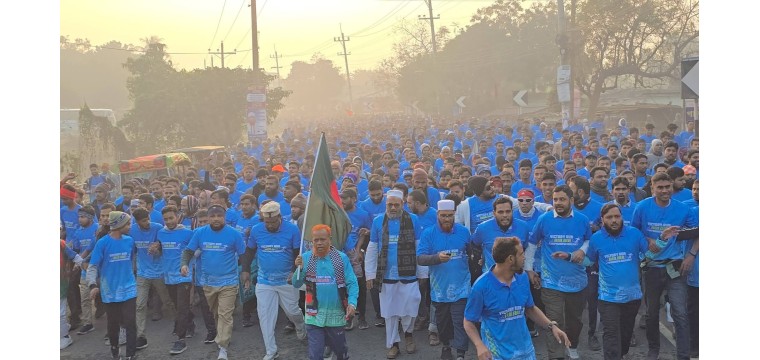 চাঁপাইনবাবগঞ্জে বিজয় মাসে যুবক ও তরুন প্রজন্মকে নিয়ে ম্যারাথন দৌড় প্রতিযোগিতা 
