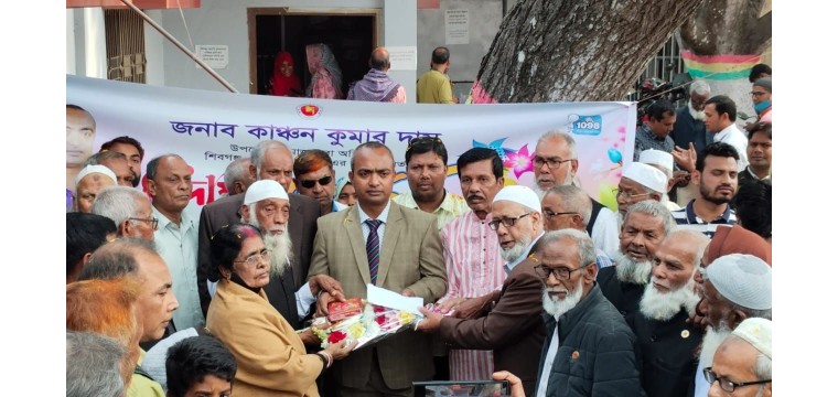 শিবগঞ্জে সমাজসেবা কর্মকর্তা কাঞ্চন দাসকে বিদায় সংবর্ধনা
