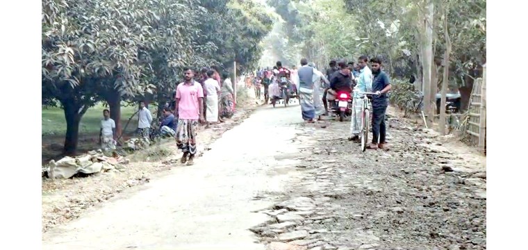 শিবগঞ্জে ভটভটি নিয়ন্ত্রণ হারিয়ে খাদে পড়ে নিহত ১, আহত ২