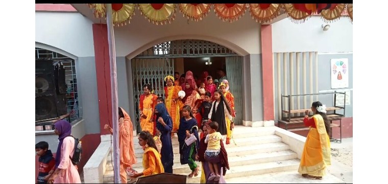 গোমস্তাপুরে বিদায় অনুষ্ঠানকে কেন্দ্র করে দুই পক্ষের মধ্যে ধাওয়া-পাল্টা ধাওয়া