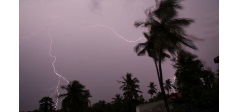 দুপুরের মধ্যে যেসব জেলায় ৬০ কি.মি. বেগে ঝড়ের আশঙ্কা