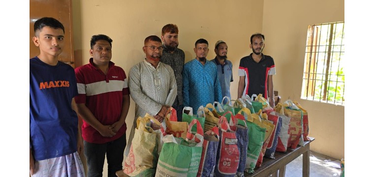 ইকর'অ স্বেচ্ছাসেবী সংগঠনের ঈদ উপহার পেলেন ৫০টি পরিবার 