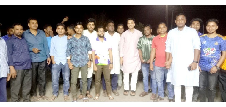 রহনপুরে ছাত্রদলের নেতাকর্মীদের সাথে ঈদের শুভেচ্ছা বিনিময় করলেন বিশিষ্ট ব্যবসায়ী ও সমাজ সেবক এম ফেরদৌস ইসলাম খোকন
