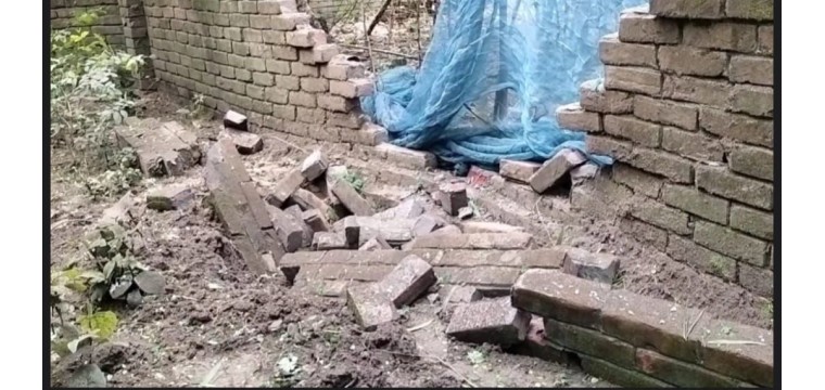 চাঁপাইনবাবগঞ্জে কবরস্থানে পুঁতে রাখা প্রায় ১৫-২০টি ককটেল বিস্ফোরণ