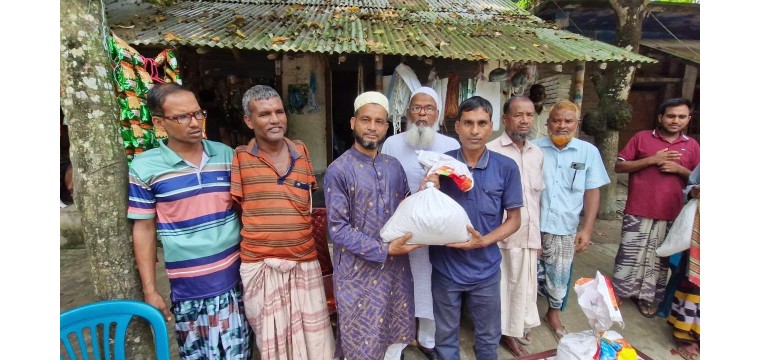 বেতনের পুরো টাকায় খালেদা জিয়ার রোগমুক্তি কামনায় খাদ্য ও নগদ অর্থ বিতরণ করলেন বিএনপি নেতা সানাউল্লাহ