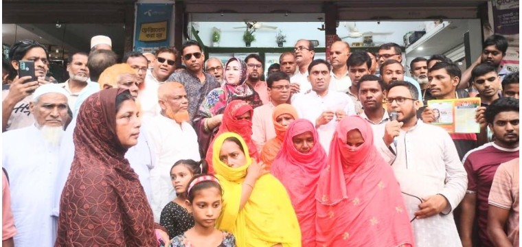 ভোলাহাটে বিএনপির এমপি মনোনয়ন প্রত্যাশী শুচির লিফলেট বিতরণ ও পথসভা অনুষ্ঠিত