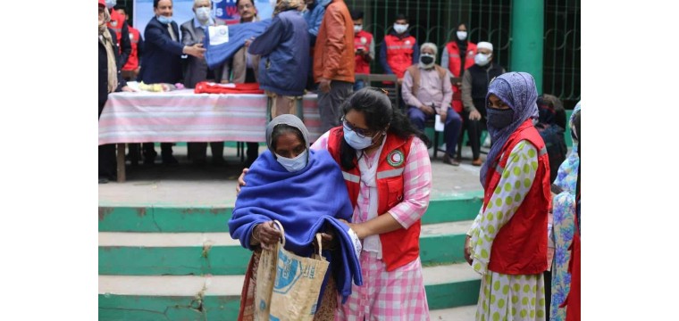 মানবতার ফেরিওয়ালা সুমাইয়া: রেড ক্রিসেন্টের অক্লান্ত সৈনিক