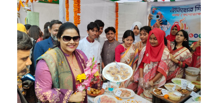 চাঁপাইনবাবঞ্জে কালেক্টর গ্রিন ভিউ উচ্চ বিদ্যালয়ে পিঠা উৎসব-২০২৬ অনুষ্ঠিত