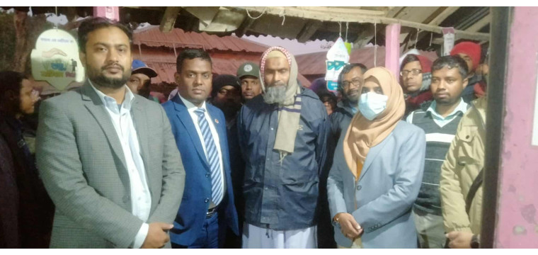 নাচোলে বালাই নাশক ডিলারের কাছ থেকে অবৈধভাবে মজুদ১৭১ বস্তা সার জব্দ ও জরিমানা